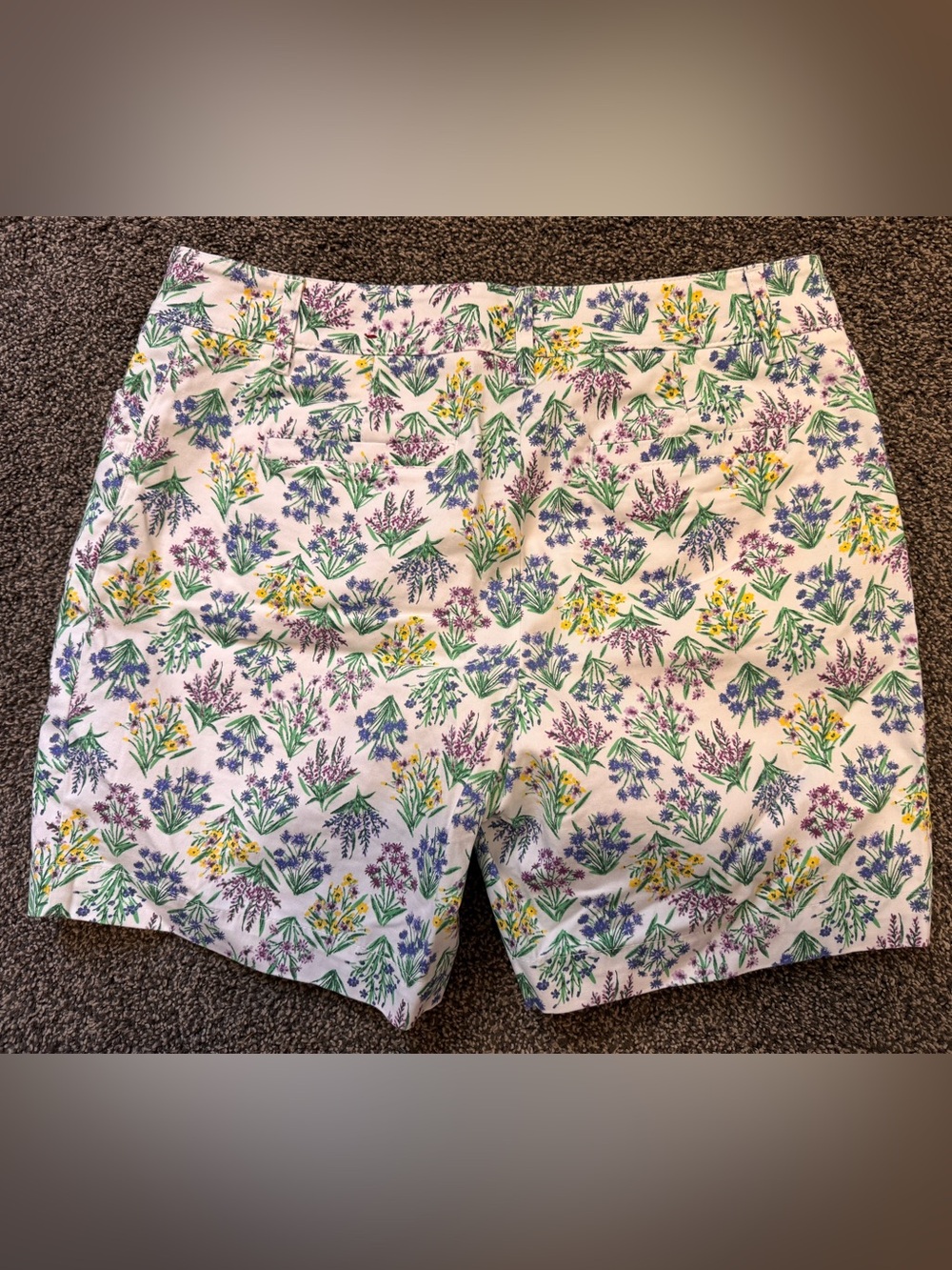Talbots White Floral Print Shorts with Purple, Green & Yellow Wildflowers Sz 4P - Picture 11 of 14